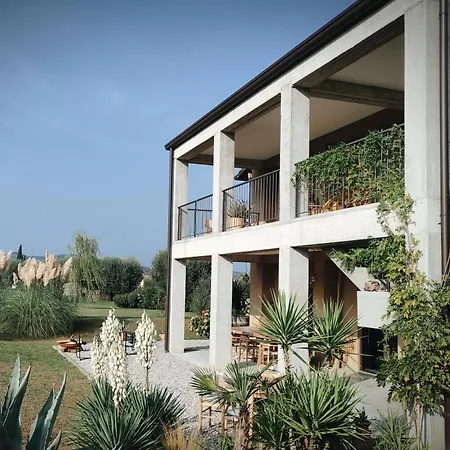 Il Pajo 4* Паденге-суль-Гарда